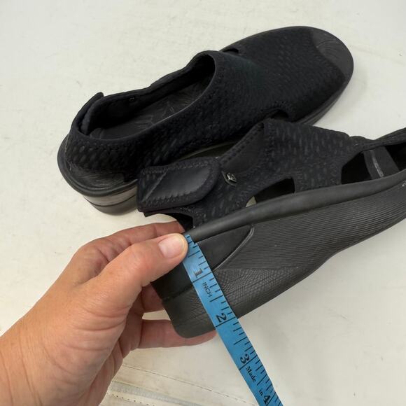 Bzees Comfort Sandals Size 8.5 Black Slip On Stretch Open Toe Walking Shoes - Picture 12 of 12